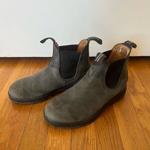 Rustic black blundstones